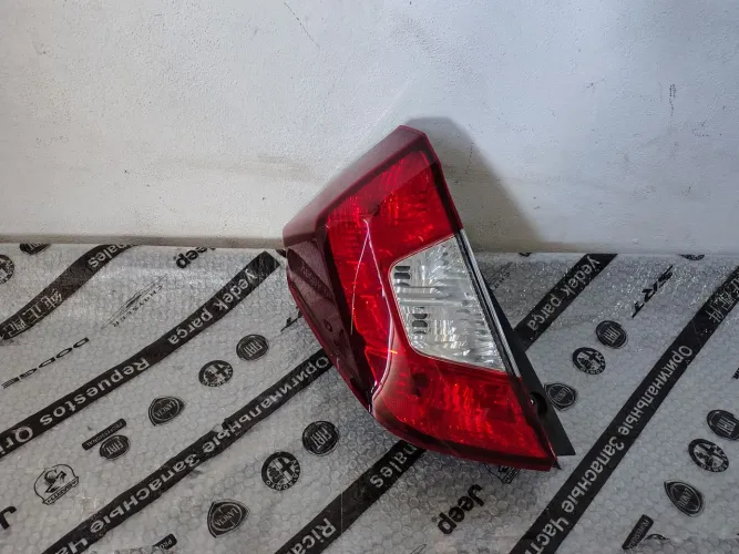 Lanterna Traseira esquerda s/ led Honda Fit 2015 a 2017 c detalhe