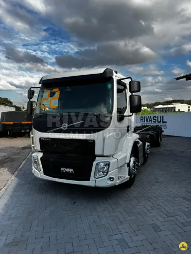 VOLVO VM 330 8X2 ANO 2022 NO CHASSI