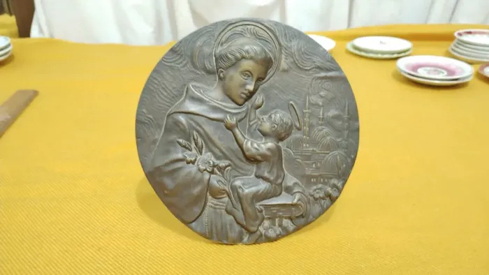 Quadro antigo de bronze