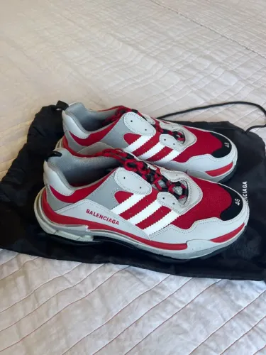 Tênis Balenciaga Adidas Triple S Red Grey