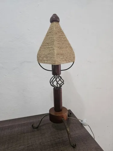 Abajur Rústico de Madeira