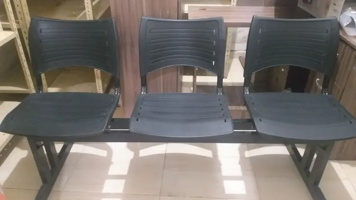 Cadeiras Longarina Preta