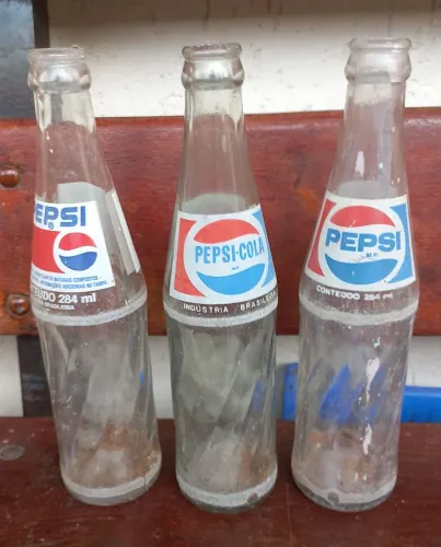 Lote com 03 garrafas refrigerante pepsi anos 80/90 antiguidade enfeite decoração antigo 