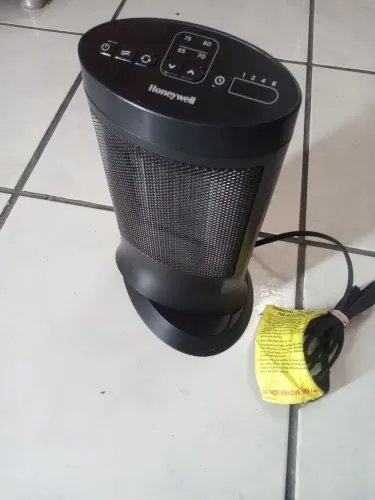 FRIO ??? AQUECEDOR NOVO ELÉTRICO PORTÁTIL NOVO - 127 VOLTS/1500 WATS.