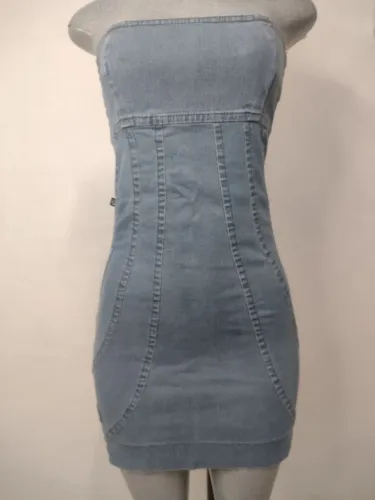 Lote com 3 vestidos novos, com etiqueta ( modelo tomara que caia) em jeans