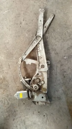 Máquina de vidro dianteira esquerda Astra belga.<br>200$
