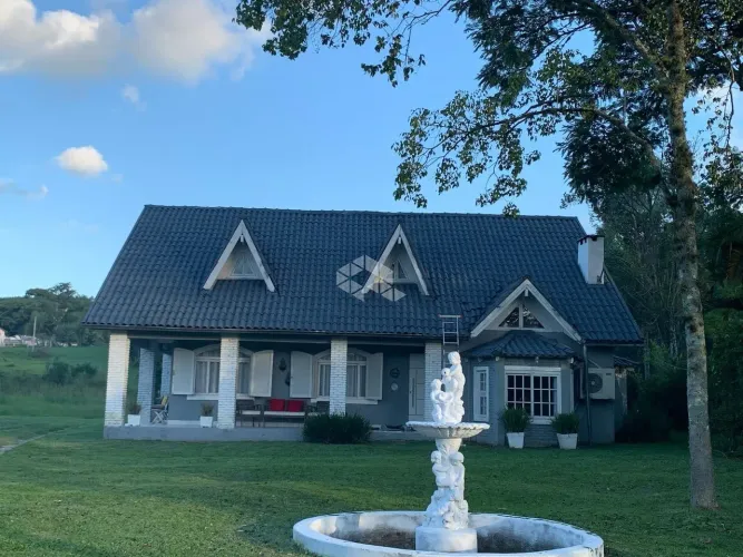 CASA/SÍTIO PASSO DA TAQUARA COM 5 DORMITÓRIOS, 4 BANHEIROS, 2 SUÍTES, VARANDA, ÁREA TOTAL