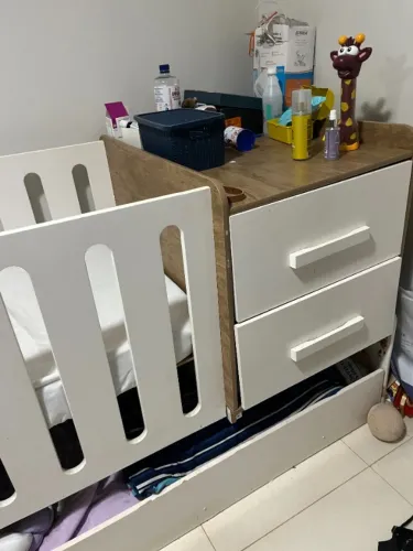 BERÇO COM CAMA AUXILIAR E COLCHAO.