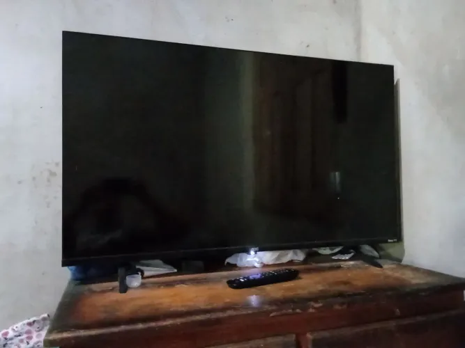 Vendo tv43 polegadas com um mês de uso tem nota fiscal 1600 interessados mandar mensagem 