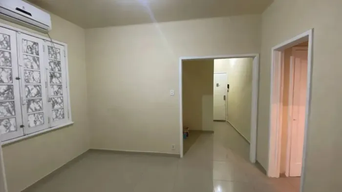 Imóvel para aluguel possui 150 metros quadrados com 4 quartos em Copacabana - Rio de Janei