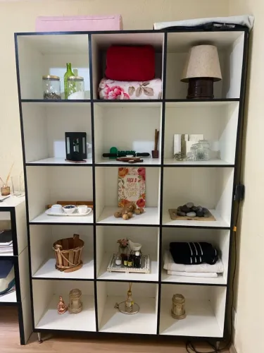 Estante/Prateleira Decorativa com Nichos