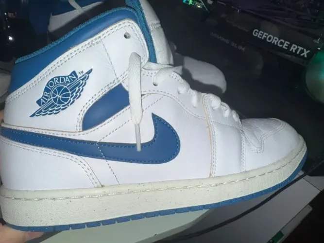 Jordan 1 Mid SE *NOVO*