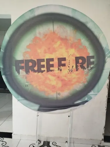 Vendo essa tela 1.50 30 reais. Retira em São Cristóvão 