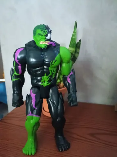 Boneco Hulk Venom30 cm