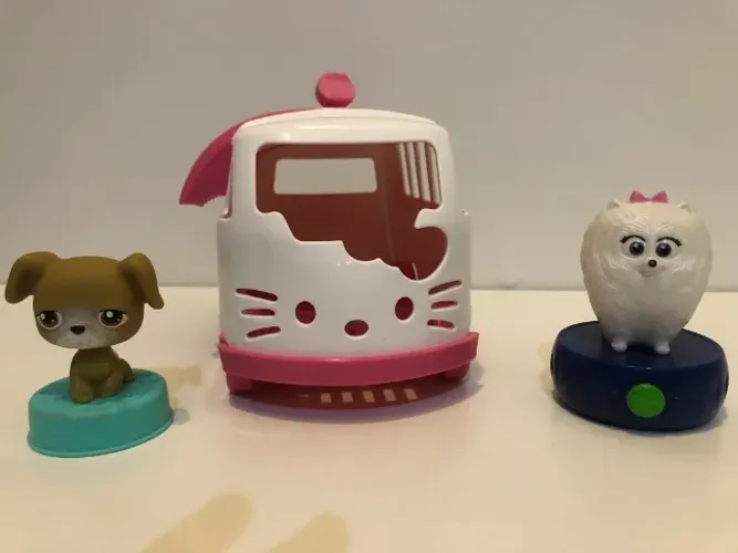 Carro Food Truck Hello Kitty Promoção Habib's Kit 2 Miniaturas Ano 2021