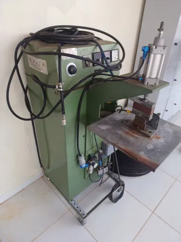 Máquina para fazer sachê