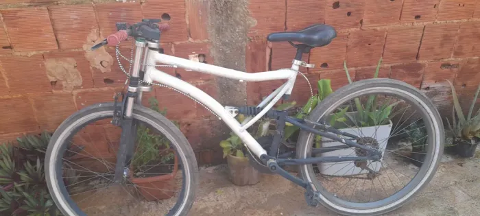 Bicicleta r$ 150 aro 26 leio o anúncio