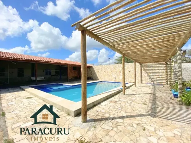 Vendo casa com tres quartos no Poço Doce em Paracuru.