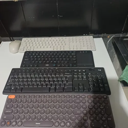 Teclados em boas condições 