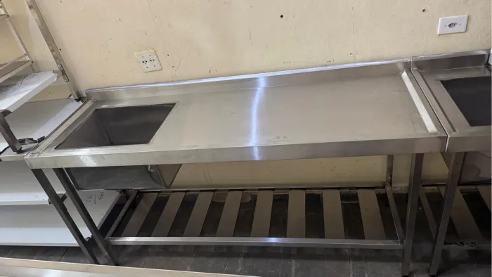 Bancada de Aço Inox com pia 1,80 x 0,60 