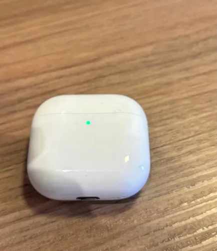 AirPods 4 ANC