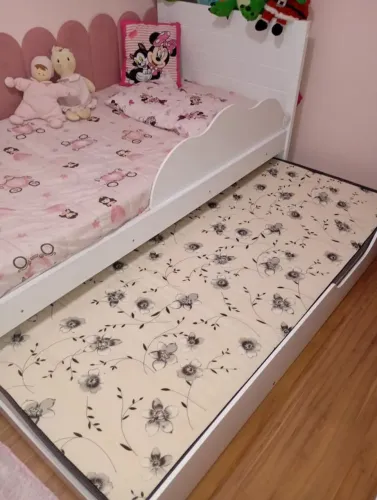 Cama solteiro com cama auxiliar
