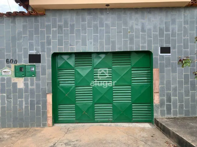 Casa para alugar, 5 quartos, 1 suíte, 1 vaga, Planalto - Montes Claros/MG - R$ 1.800,00 - 