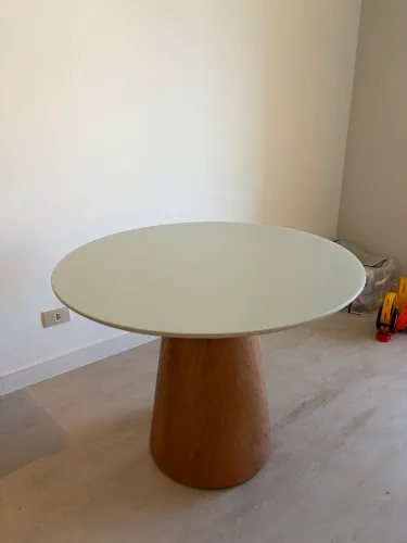 Mesa de Jantar Redonda 100 cm - Praticamente Nova