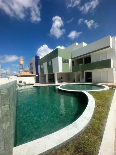 Aluga-se apartamento com mobilia, varanda, e área de lazer no Novo Geisel