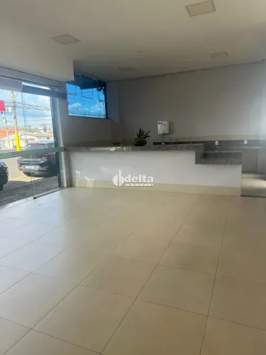 Sala disponível para locação no bairro Santa Mônica em Uberlândia-MG