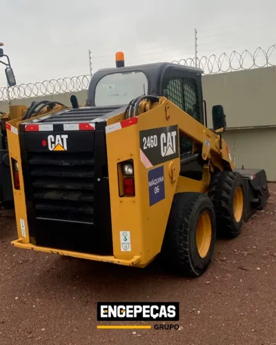 Mini Pá Carregadeira Caterpillar 246D 2014