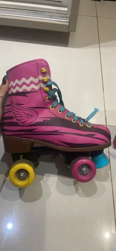 Vendo patins de 4 rodas 