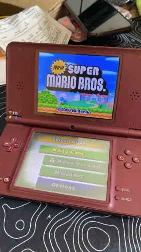 Nintendo DSI XL Desbloqueado - pequeno detalhe na tela e sem caneta