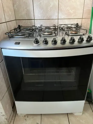 Fogão 5 bocas funcionando perfeitamente 