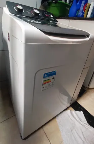 Máquina de lavar 13Klg ,marca Mueller,cor branco,1 ano de uso, novíssima!!!