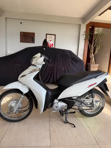 Honda Biz 110i 2024 único dono 10.000km