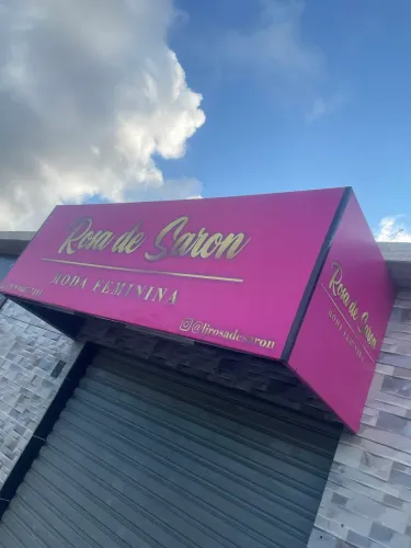 Fachadas, placas e toldos