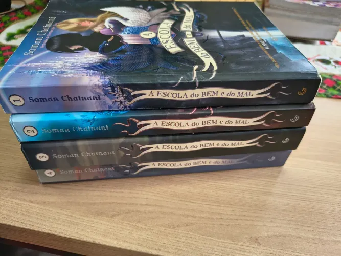 Escola do bem e do mal 4 volumes