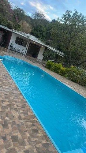 Aluga-se casa com psicina somente para evento !