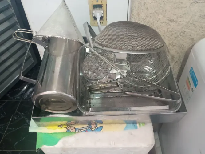Vendo barraca gazebo articulada 3x3m/pequeno defeito numa barra com.Engenho  inox/ Jabaqua