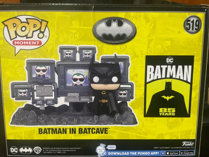 Funko Pop! Moment Batman in Batcave #519