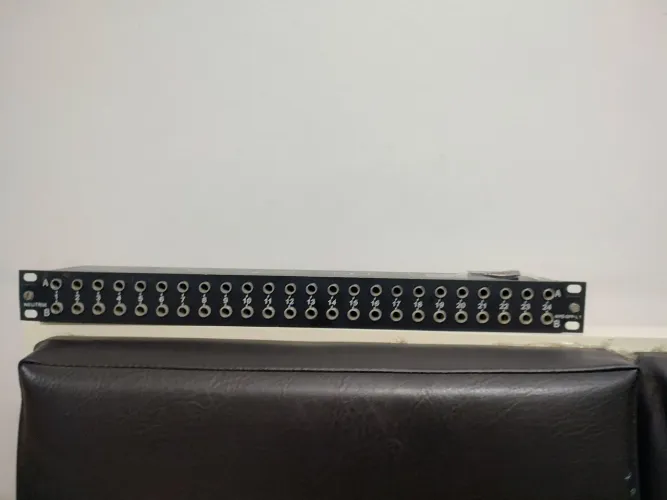 PatchBay 1/4" 48 Pontos Neutrik NYS-SPP-L1