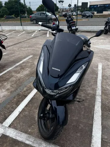 PCX DLX 2025 2.200KM RODADO