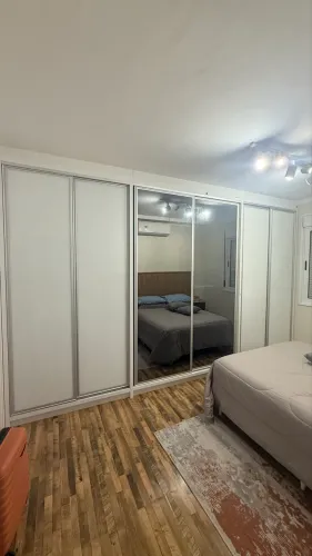 Roupeiro grande e espaçoso