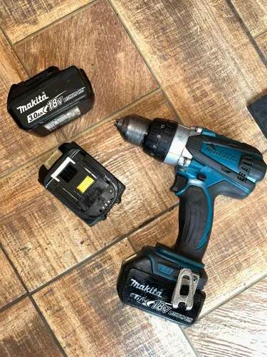 Furadeira/parafusadeira Makita DHP458
