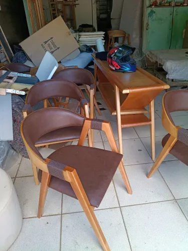  Mesas e Cadeiras vários modelos e cores somente por encomenda 