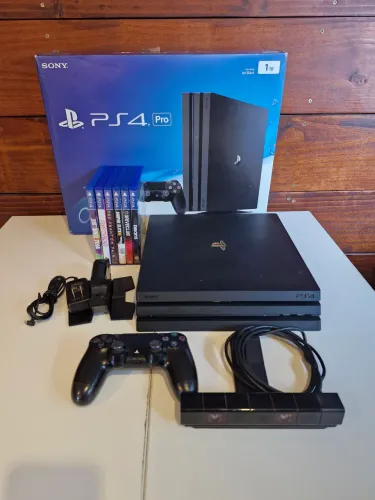PS4 Pro 2TB + 1 controle + câmera + 6 jogos