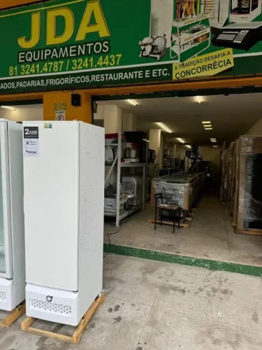 conservador profissional vertical vcet 284 litros porta de chapa - marca fricon