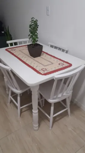 Mesa com 4 Cadeiras
