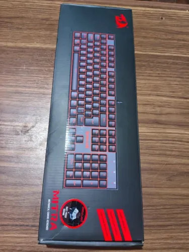 Teclado Redragon Mitra QWERTY Outemu Red português Brasil cor preto com luz RGB